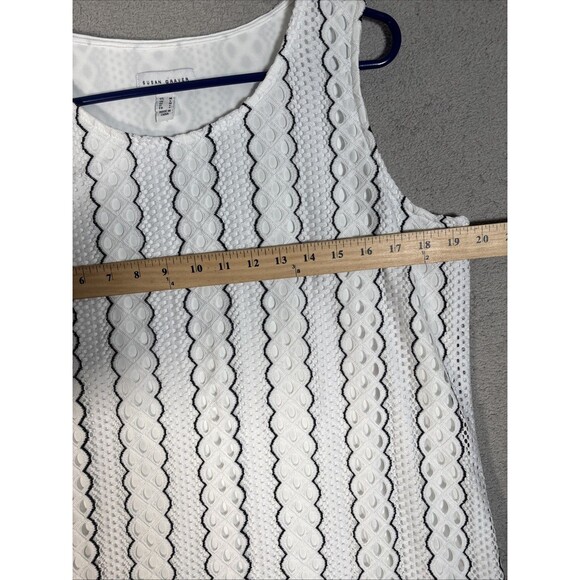 Susan Graver Tank Top Women’s Size M White Black Textured Crochet Eyelets Preppy - Picture 7 of 13